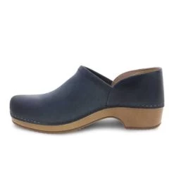 Dansko Brenna Clog -Ariat Store brenna clog navy side2 9431 751600 dansko 02446.1640727462