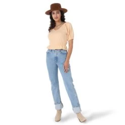 Wrangler Women's Cowboy Cut Jeans 15 Wrangler Women's Cowboy Cut Jeans -Ariat Store core jeans antique wash hero 1014MWZAT wrangler 62204.1665524297