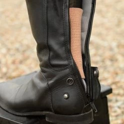 EquiFit Gel Bands 8 EquiFit Gel Bands -Ariat Store gel band beige tall in use 21264 equifit 55470.1681939802