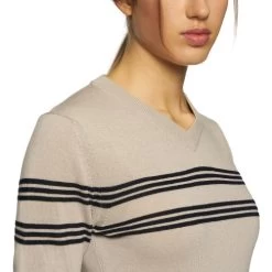 Cavalleria Toscana Merino V-Neck Sweater -Ariat Store v neck sweater off white front detail MAD113 ct 82161.1650668195