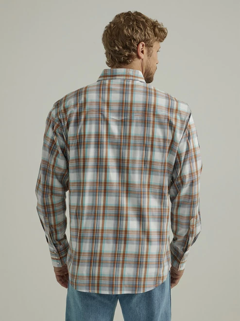 Men's Wrangler Wrinkle Resist Brown Plaid Shirt 6 Men's Wrangler Wrinkle Resist Brown Plaid Shirt - Image 4